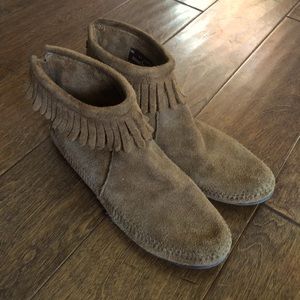 Minnetonka Ankle Fringe Moccasins